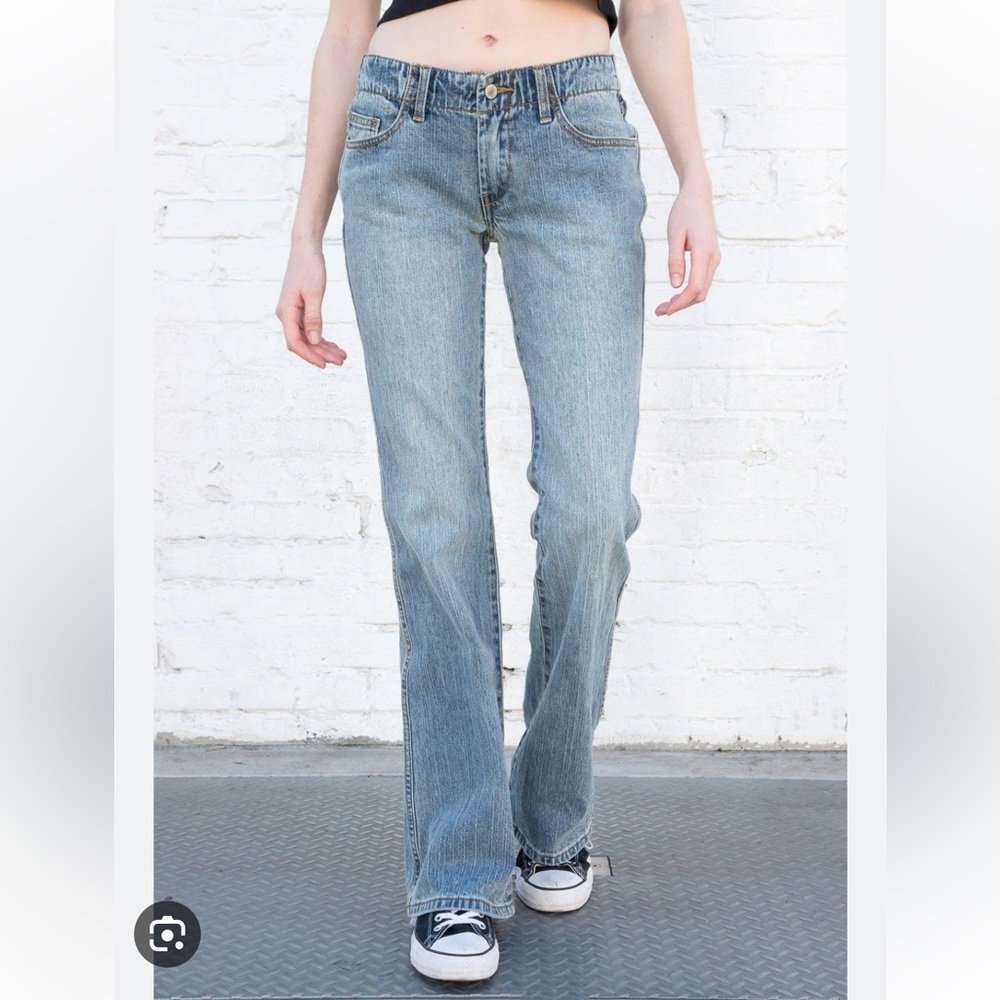 Brandy Melville Eleanor Low Rise Jeans